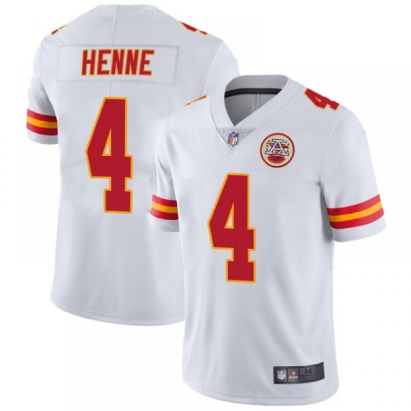 6861ffa94732a_1 Men's Kansas City Chiefs #4 Chad Henne White Vapor Untouchable Limited Stitched Jersey