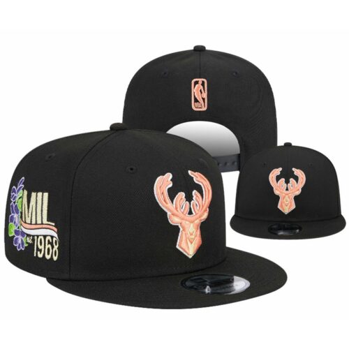 nh20251101024_1 Milwaukee Bucks Snapback Hat